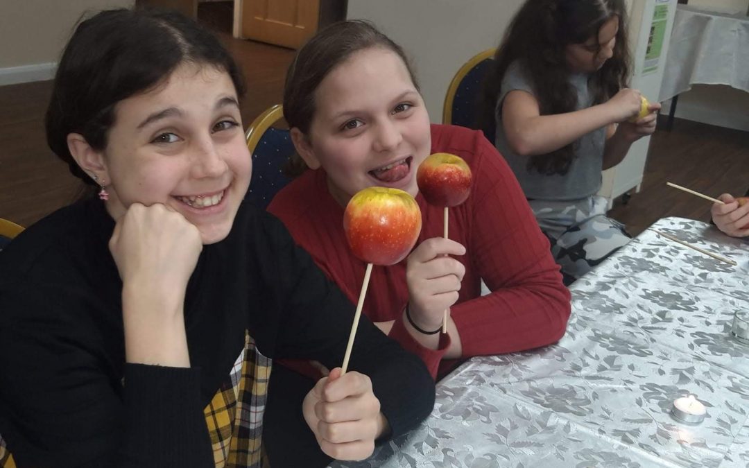 Cteen Girls – Sweet Making
