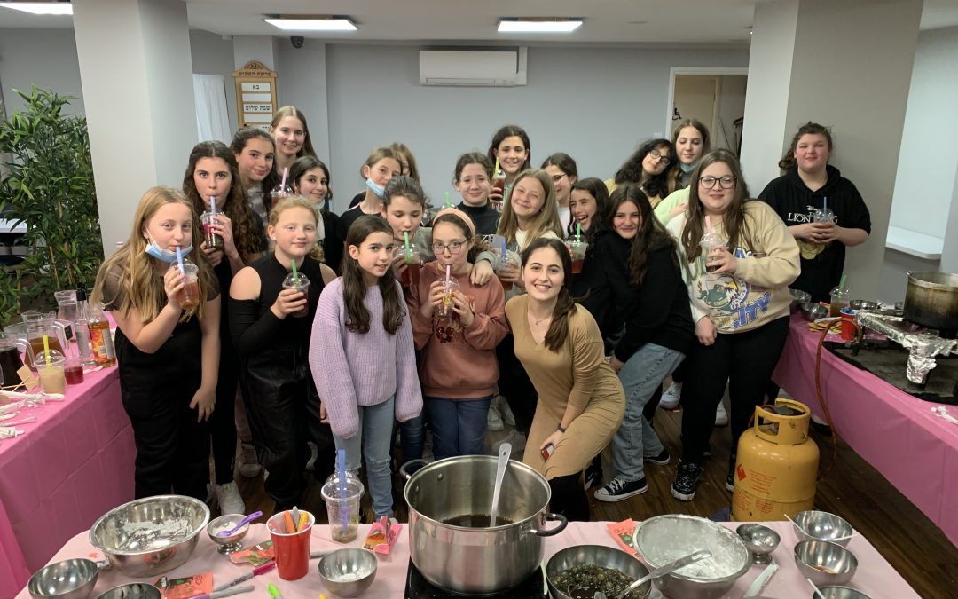 5782 CTeen Girls Boba Making